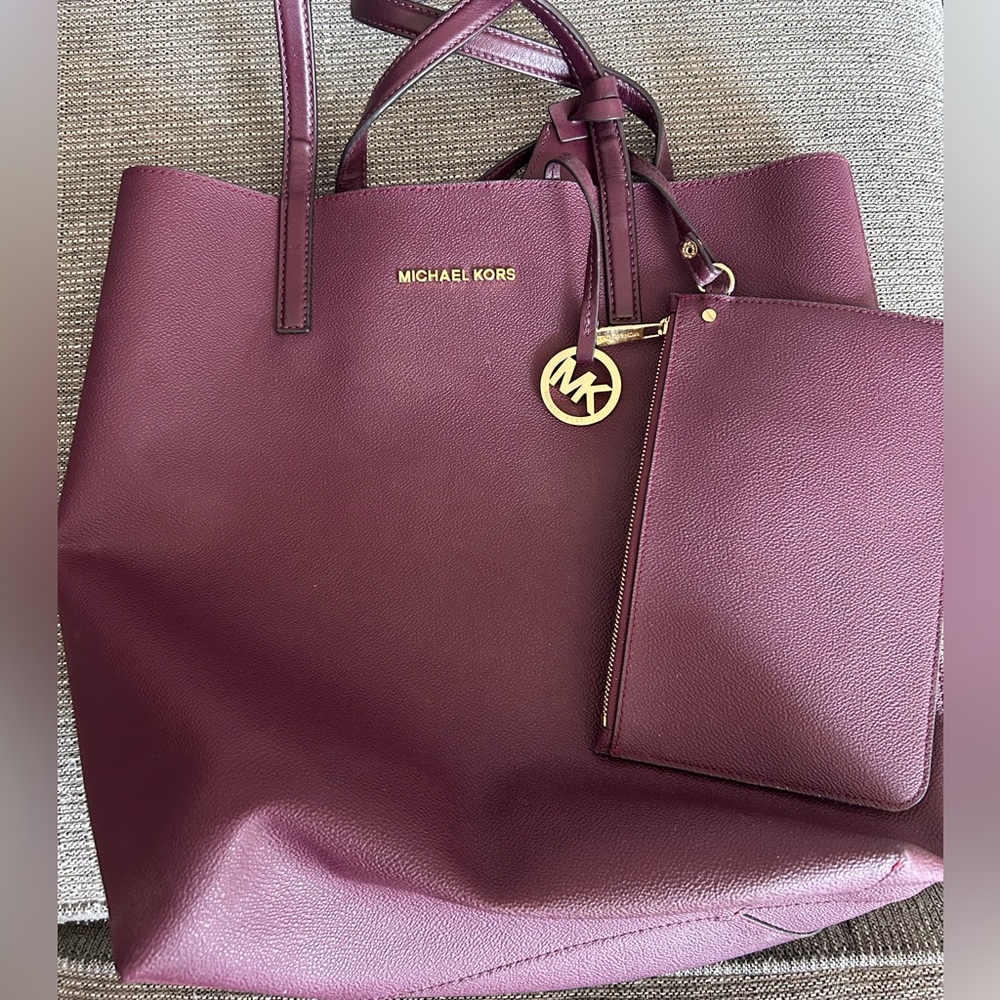 Michael Kors Vincent Large Saffiano Leather Tote Bag With Card Case